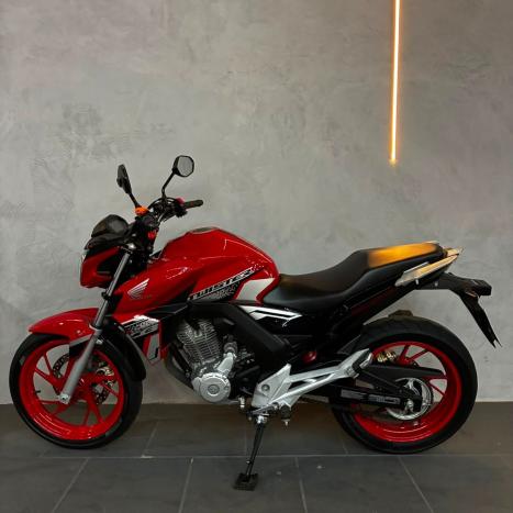 HONDA CB 250 F Twister , Foto 9
