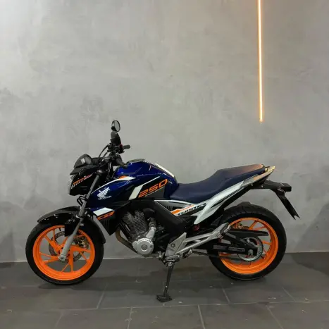 HONDA CB 250 F Twister , Foto 9
