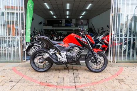 HONDA CB 300 F Twister FLEX ABS, Foto 2