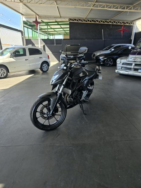 HONDA CB 300 F Twister FLEX CBS, Foto 2