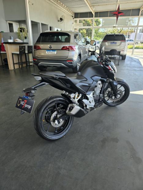 HONDA CB 300 F Twister FLEX CBS, Foto 3