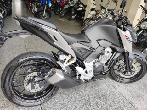 HONDA CB 300 F Twister FLEX CBS, Foto 9