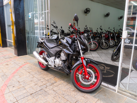 HONDA CB 300 R ABS, Foto 1