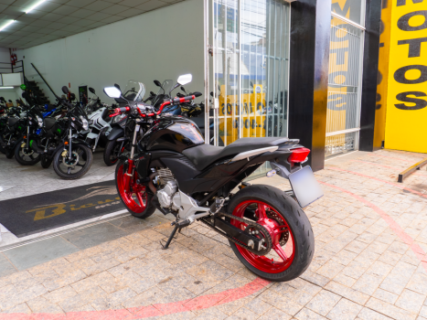 HONDA CB 300 R ABS, Foto 4