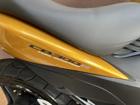 HONDA CB 300 R STD, Foto 10