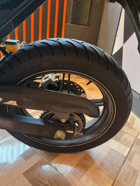 HONDA CB 300 R STD, Foto 3