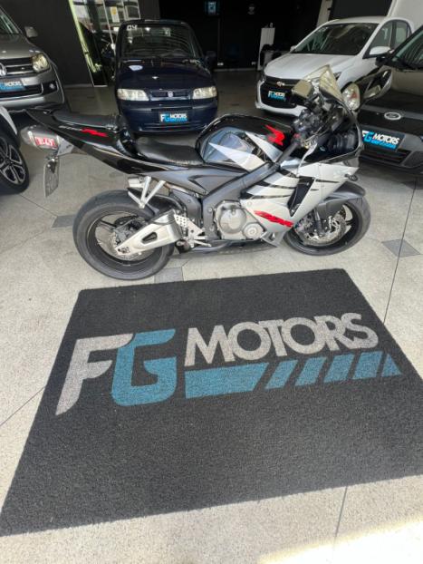 HONDA CBR 600 RR , Foto 3 HONDA CBR 600 RR , Foto 3