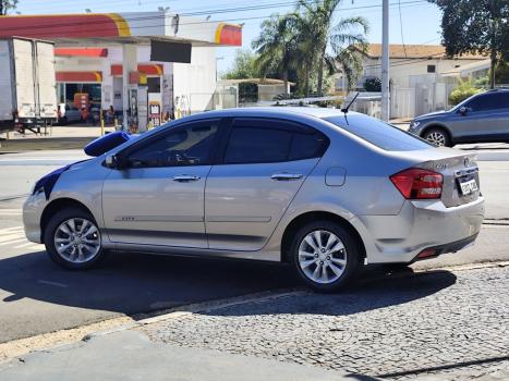 HONDA City Hatch 1.5 16V 4P FLEX TOURING AUTOMÁTICO CVT, Foto 6