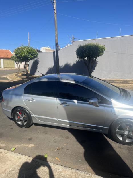 HONDA Civic 1.8 16V 4P LXS AUTOMÁTICO, Foto 4 HONDA Civic 1.8 16V 4P LXS AUTOMÁTICO, Foto 4