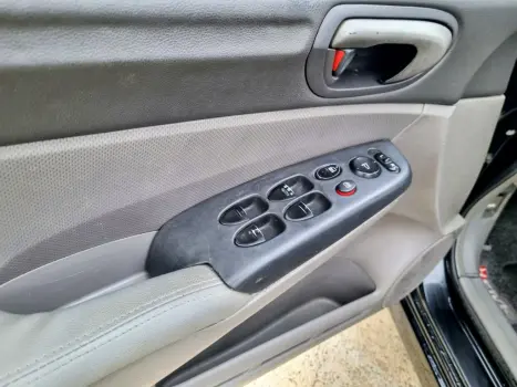 HONDA Civic 1.8 16V 4P LXS, Foto 18