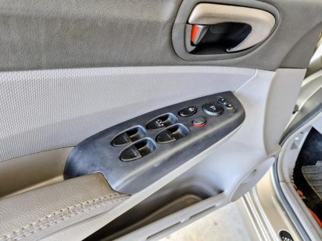 HONDA Civic 1.8 16V 4P FLEX LXS AUTOM�TICO, Foto 18