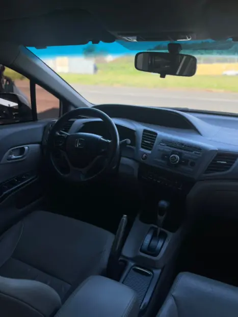 HONDA Civic 1.8 16V 4P FLEX LXS AUTOM�TICO, Foto 22