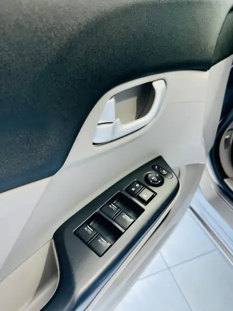 HONDA Civic 2.0 16V 4P FLEX LXR AUTOMÁTICO, Foto 15 HONDA Civic 2.0 16V 4P FLEX LXR AUTOMÁTICO, Foto 15