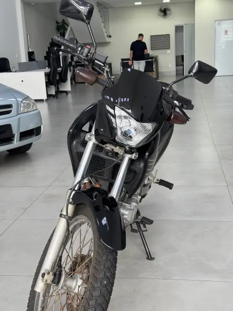 HONDA NX Falcon 400, Foto 1