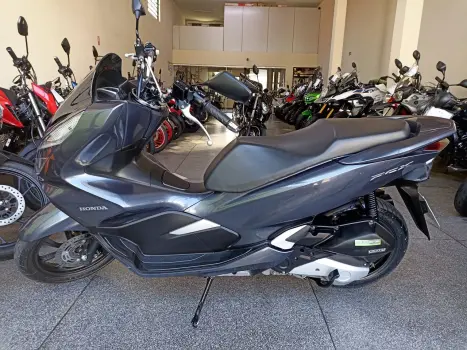 HONDA PCX 150 DLX, Foto 2