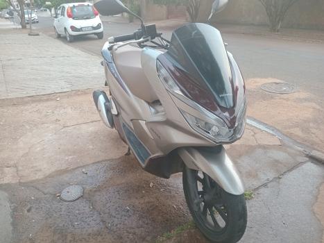 HONDA PCX 150 DLX, Foto 2