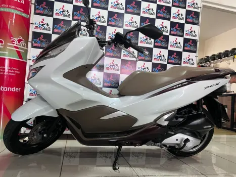 HONDA PCX 150 DLX, Foto 2