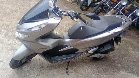 HONDA PCX 150 DLX, Foto 2