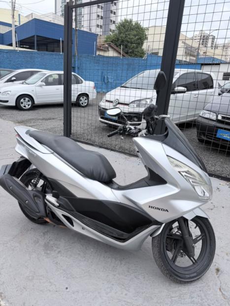 HONDA PCX 150 DLX, Foto 3