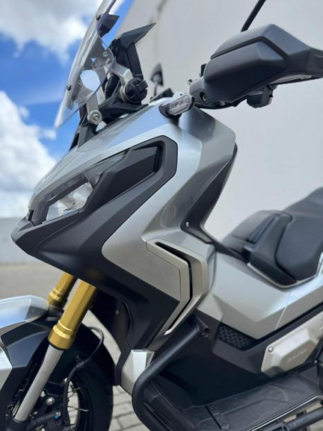 HONDA X-ADV 750 , Foto 3