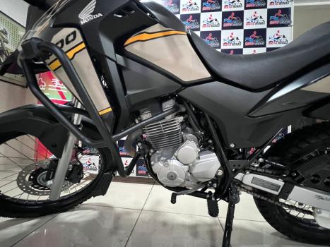 HONDA XRE 300 , Foto 4