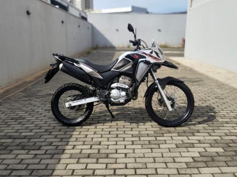 HONDA XRE 300 ABS, Foto 1