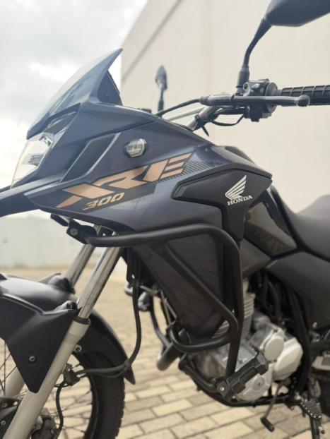 HONDA XRE 300 ABS, Foto 3