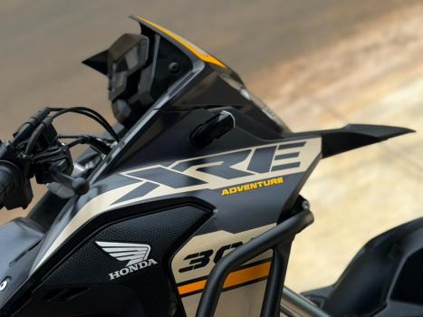 HONDA XRE 300 ADVENTURE, Foto 4