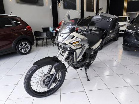 HONDA XRE 300 ADVENTURE, Foto 3