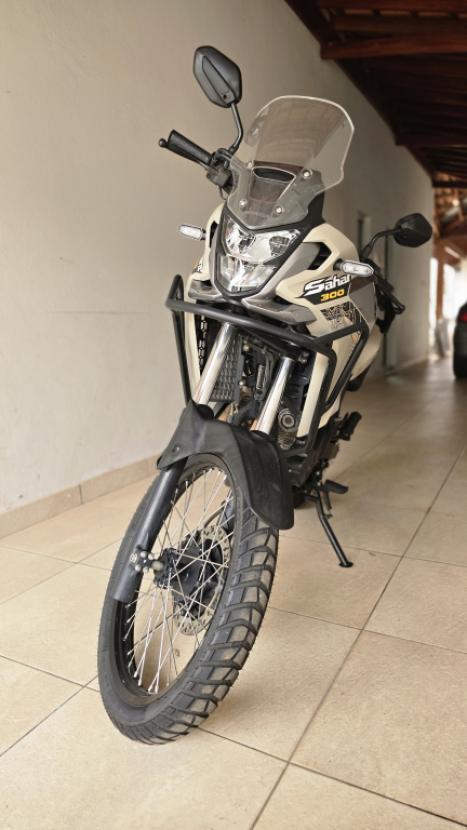 HONDA XRE 300 Sahara ADVENTURE, Foto 4