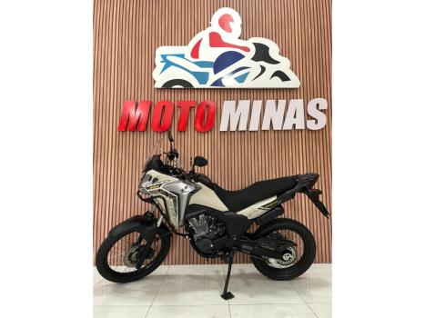 HONDA XRE 300 Sahara ADVENTURE, Foto 2