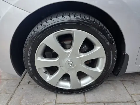 HYUNDAI Elantra 1.8 16V 4P, Foto 7