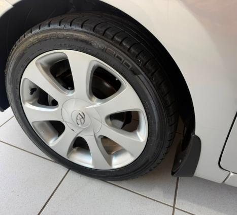 HYUNDAI Elantra 1.8 16V 4P GLS AUTOM�TICO, Foto 3