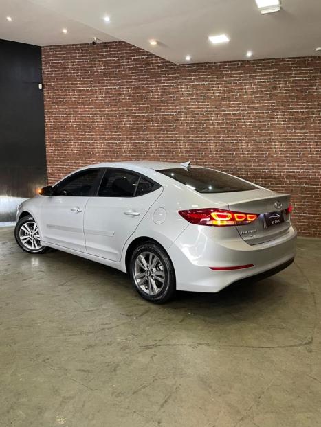 HYUNDAI Elantra 2.0 16V 4P FLEX SPECIAL EDITION AUTOMTICO, Foto 4