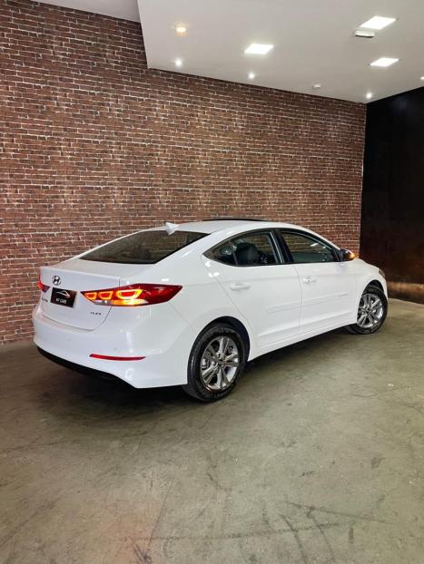 HYUNDAI Elantra 2.0 16V 4P FLEX SPECIAL EDITION AUTOMTICO, Foto 2