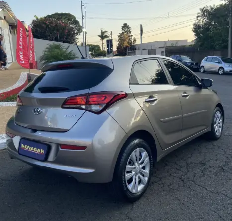 HYUNDAI HB 20 Hatch 1.6 16V 4P FLEX COMFORT PLUS AUTOMTICO, Foto 7