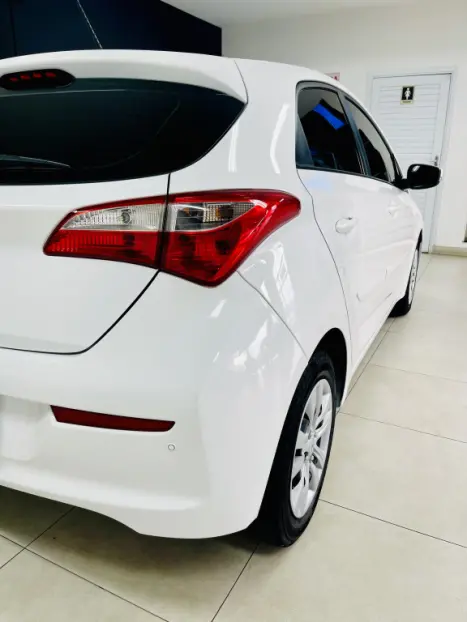 HYUNDAI HB 20 Hatch 1.0 12 V 4P FLEX COMFORT STYLE, Foto 4