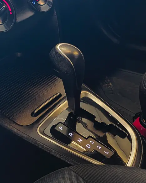 HYUNDAI HB 20 Hatch 1.6 16V 4P COMFORT FLEX AUTOM�TICO, Foto 16