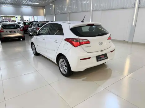 HYUNDAI HB 20 Hatch 1.6 16V 4P FLEX COMFORT PLUS AUTOM�TICO, Foto 6