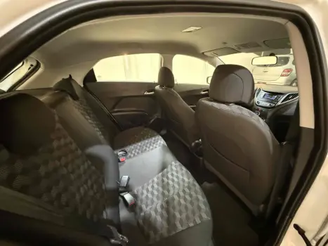 HYUNDAI HB 20 Hatch 1.6 16V 4P FLEX COMFORT PLUS AUTOM�TICO, Foto 10