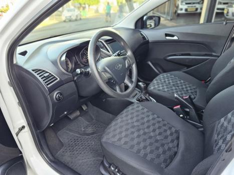 HYUNDAI HB 20 Hatch 1.6 16V 4P FLEX COMFORT PLUS AUTOM�TICO, Foto 9