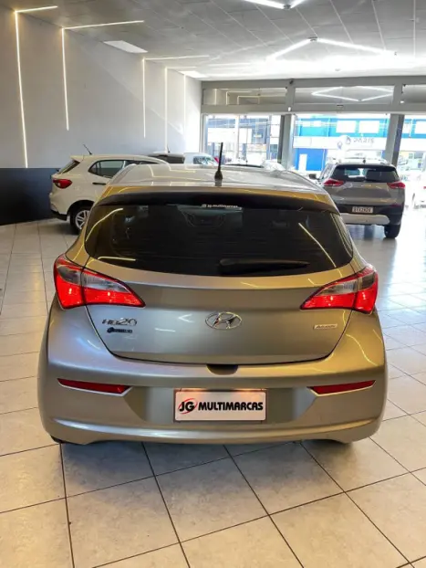 HYUNDAI HB 20 Hatch 1.6 16V 4P FLEX COMFORT PLUS AUTOM�TICO, Foto 7
