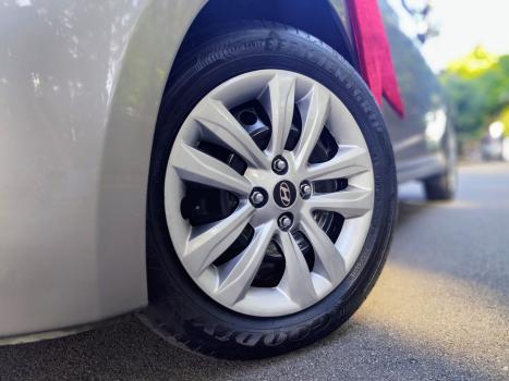 HYUNDAI HB 20 Hatch 1.6 16V 4P FLEX COMFORT PLUS AUTOM�TICO, Foto 19