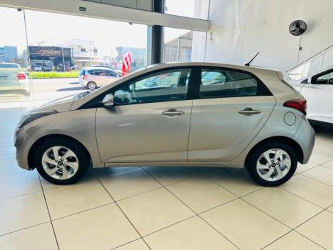 HYUNDAI HB 20 Hatch 1.6 16V 4P FLEX COMFORT PLUS AUTOM�TICO, Foto 8