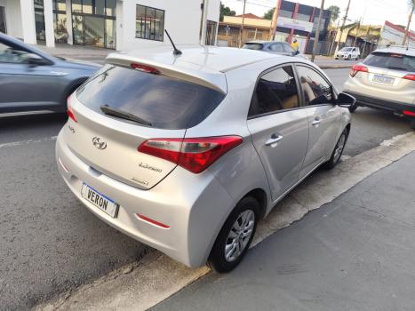 HYUNDAI HB 20 Hatch 1.6 16V 4P FLEX COMFORT PLUS AUTOM�TICO, Foto 8