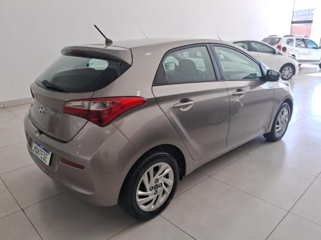 HYUNDAI HB 20 Hatch 1.0 12V 4P FLEX COMFORT PLUS, Foto 2