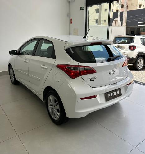 HYUNDAI HB 20 Hatch 1.6 16V 4P FLEX COMFORT PLUS AUTOM�TICO, Foto 4