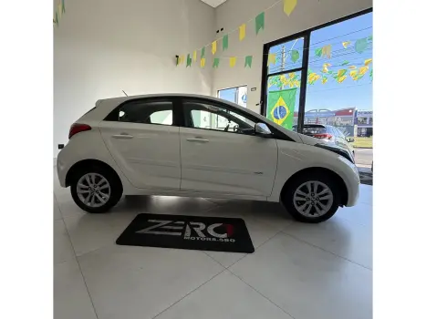 HYUNDAI HB 20 Hatch 1.6 16V 4P FLEX COMFORT PLUS AUTOM�TICO, Foto 4