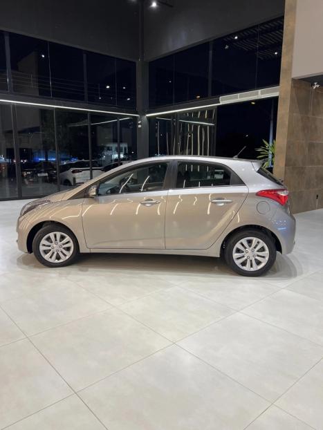 HYUNDAI HB 20 Hatch 1.6 16V 4P FLEX COMFORT PLUS AUTOM�TICO, Foto 5
