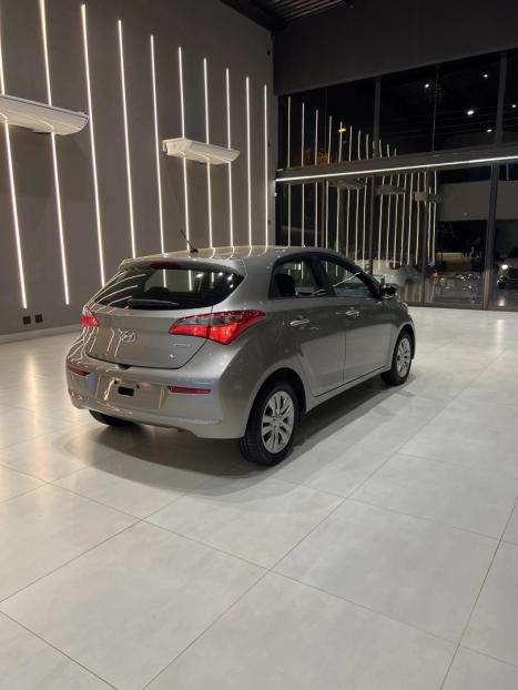 HYUNDAI HB 20 Hatch 1.6 16V 4P FLEX COMFORT PLUS AUTOM�TICO, Foto 10